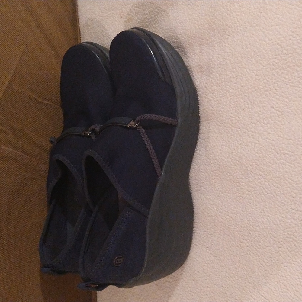 Bzees Soft Upper Shoes View 2
